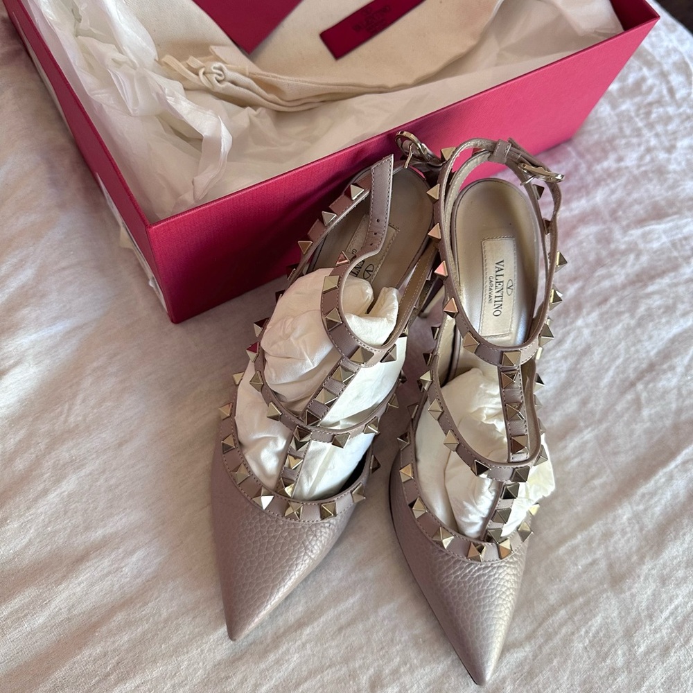 Valentino Garavani Rockstud Ankle Strap in Poudre Heels